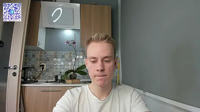 Kevin_Young_Cat's cam snapshot