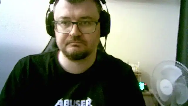 SirAbuser's cam snapshot