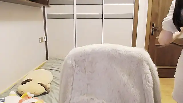 mika-ll live sex cam