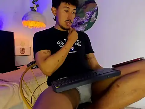 x_heros_x's cam snapshot