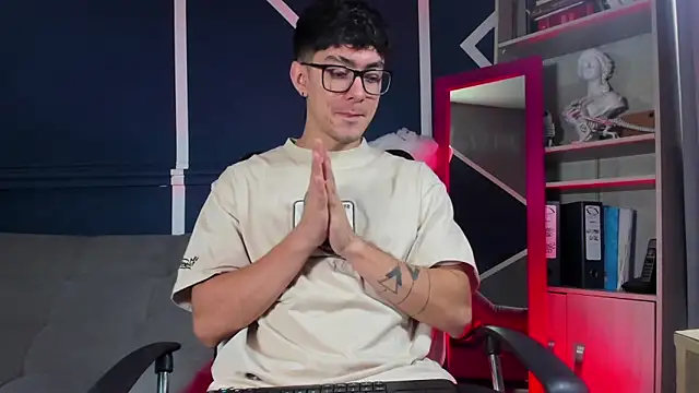 etham_wolf_'s cam snapshot