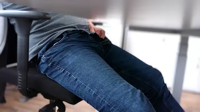 Saarlodri666's cam snapshot