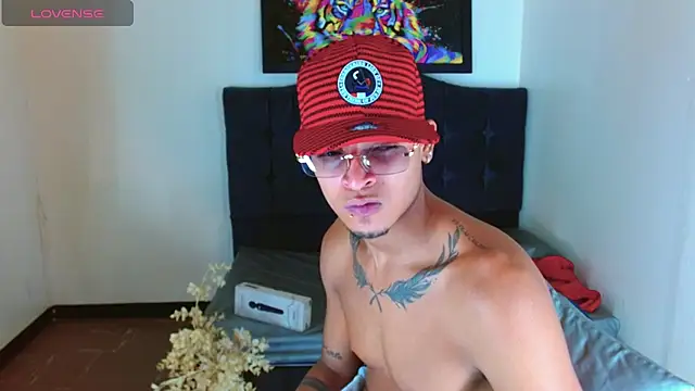 Isaacas_'s cam snapshot