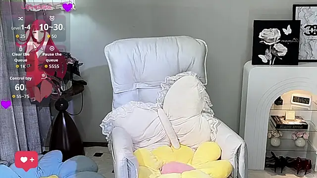 Lucky32111 live sex cam