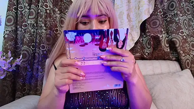 Kiaraa88 live sex cam