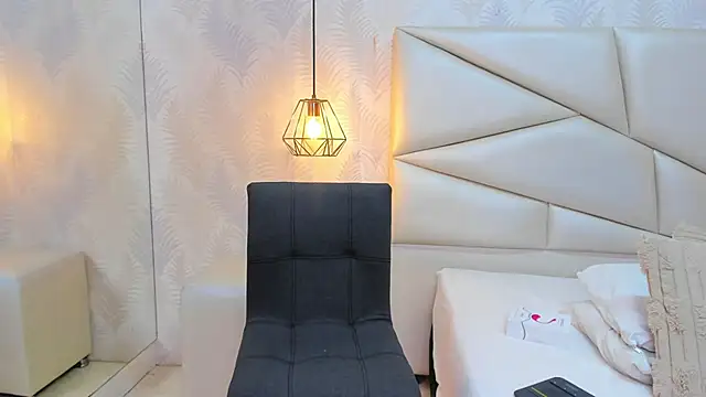 laurettedela_rouse live sex cam