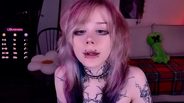 Lollyshy live sex cam