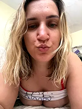 Bia_sexynovaes live sex cam