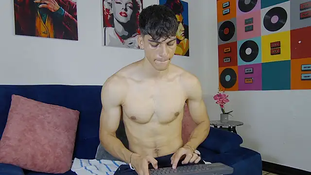 AlessioVitale live sex cam