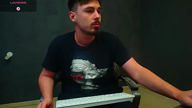 EnzoRace live sex cam