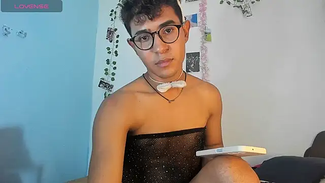 cute_sammy_1's cam snapshot