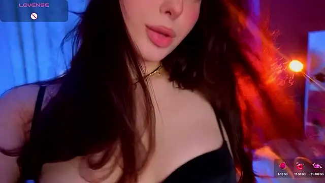 Lucy_louras live sex cam