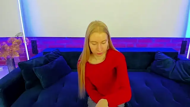 Alina_Blonde live sex cam