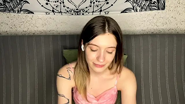 MiriamDongo live sex cam