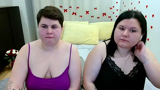 BeckyAndHellen live sex cam