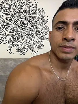 aaroncolombia live sex cam