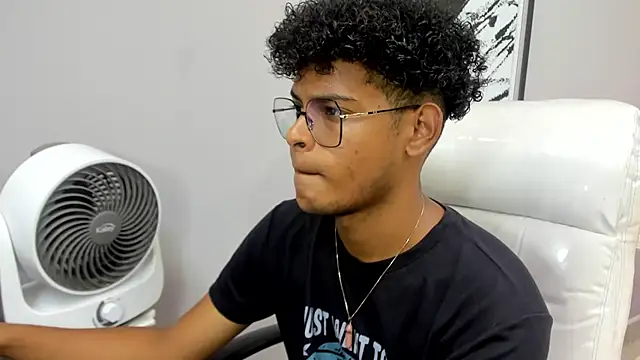 boylittle19cm live sex cam