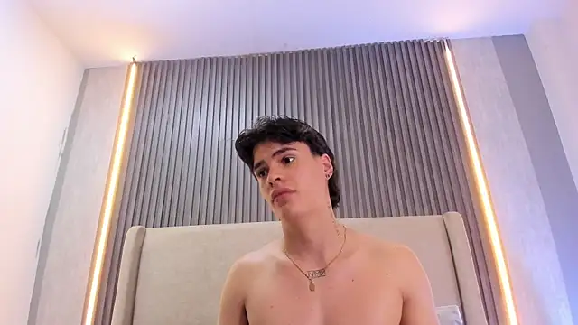 BenitoSaenz live sex cam