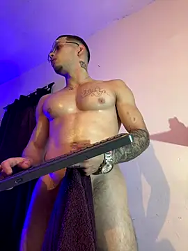 Matt_your_master_ live sex cam