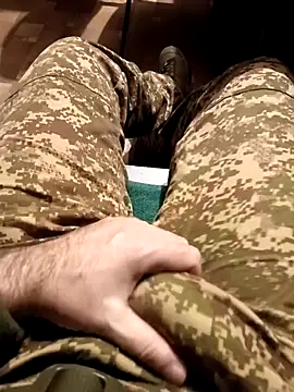 vladyslav18_'s cam snapshot