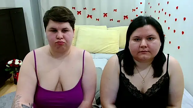 BeckyAndHellen live sex cam