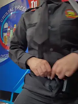 Alysson-- live sex cam