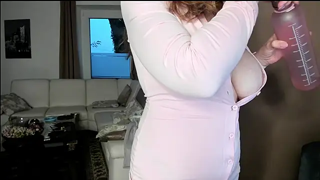 Natascha-Hill live sex cam