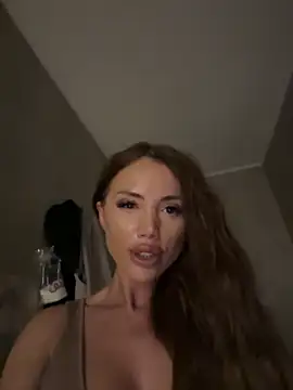 NicollleDiamondd live sex cam