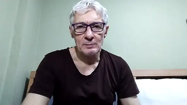 BIGUNCUTHARDCOCK live sex cam