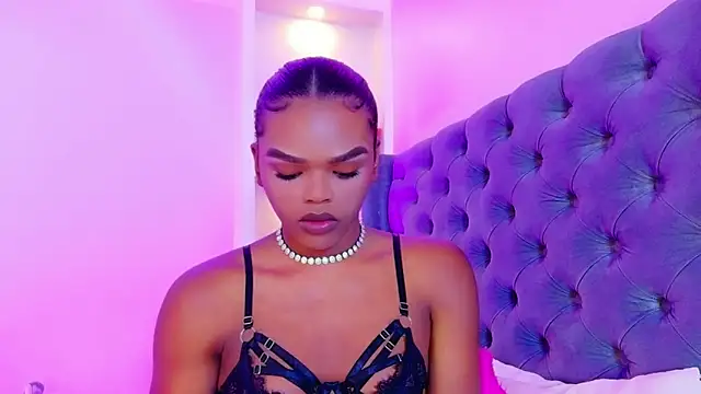 CamiEstrada live sex cam