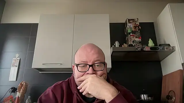 theitalianbear live sex cam