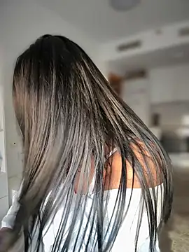 ItsmeDannax live sex cam