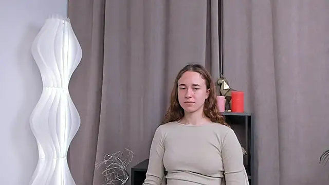 SudieNatera live sex cam