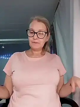 irinamaux live sex cam