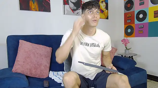 AlessioVitale's cam snapshot