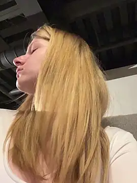 MaryHiggins live sex cam