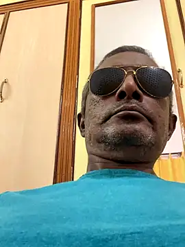 Lookin4Kinky_Partner's cam snapshot