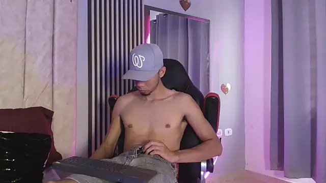 DustinandJordan's cam snapshot