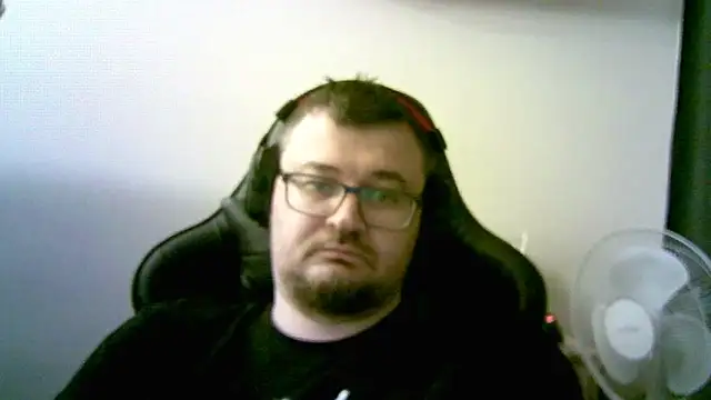 SirAbuser's cam snapshot