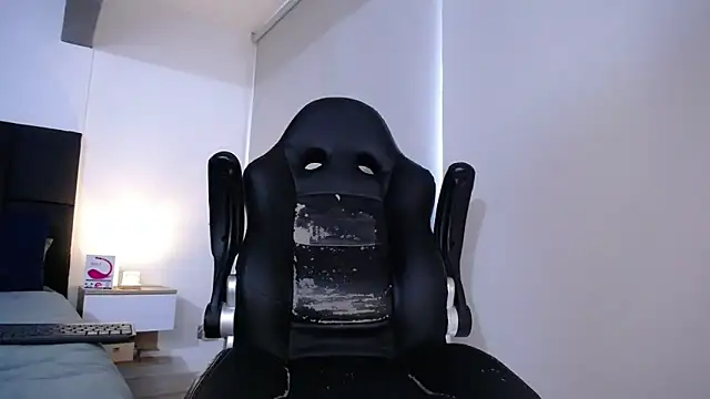 christian_valencia's cam snapshot