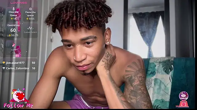 sexy_blacks_'s cam snapshot