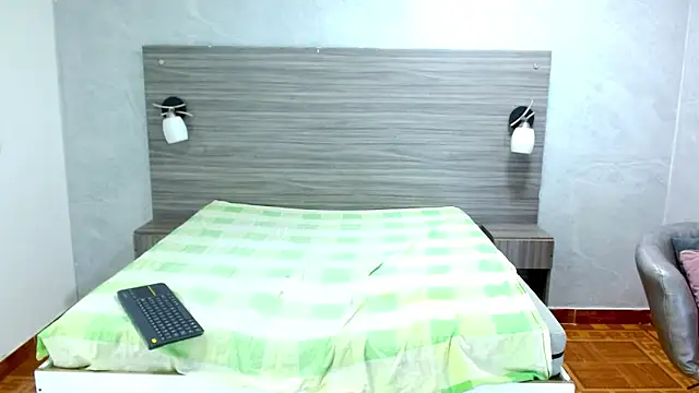 Loony_Zion's cam snapshot