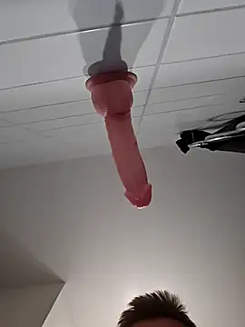 sluttyLeeo's cam snapshot