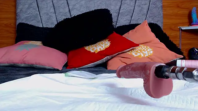 VIOLETTA-HOT live sex cam