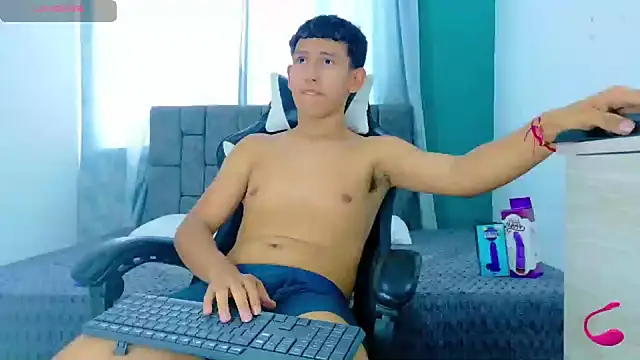 FelipeGonzalezz's cam snapshot