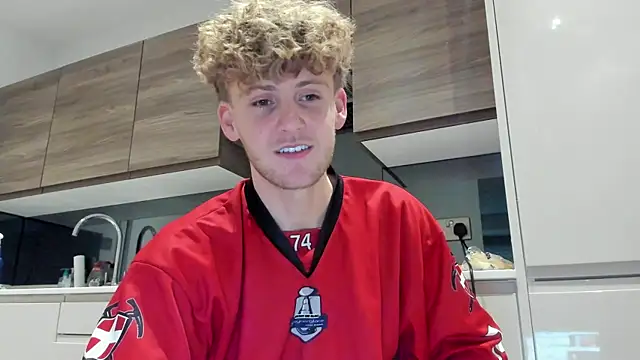 DominantAlex18's cam snapshot