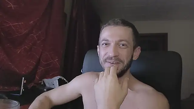 333Alone_in_theDark777's cam snapshot