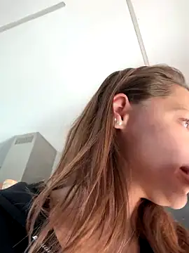 Wildmaca live sex cam