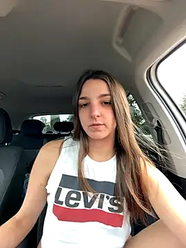 DoriDeluxe66 live sex cam