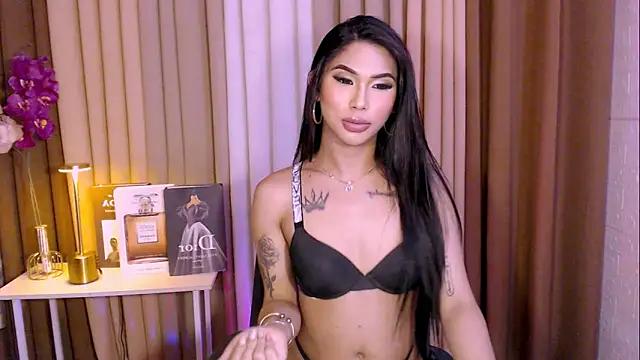 Megan_sativa live sex cam